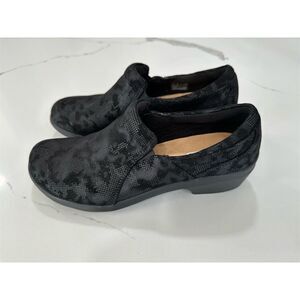 Clarks Women's Talene Pace‎ Black Slip-On Shoes Size 8.5 Casual Wedge